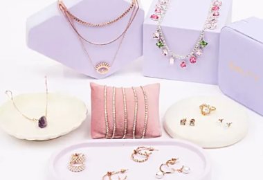 Fashion accessories for mother's Day