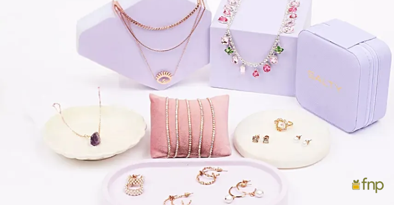 Fashion accessories for mother's Day